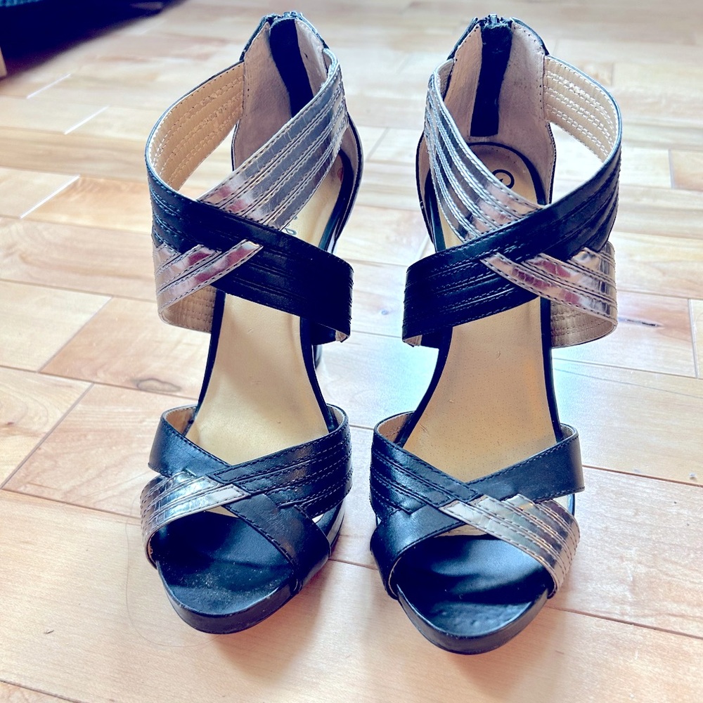 Seychelles black and silver heels, barely worn!